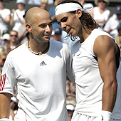 Rafael Nadal pousse Agassi vers la sortie!